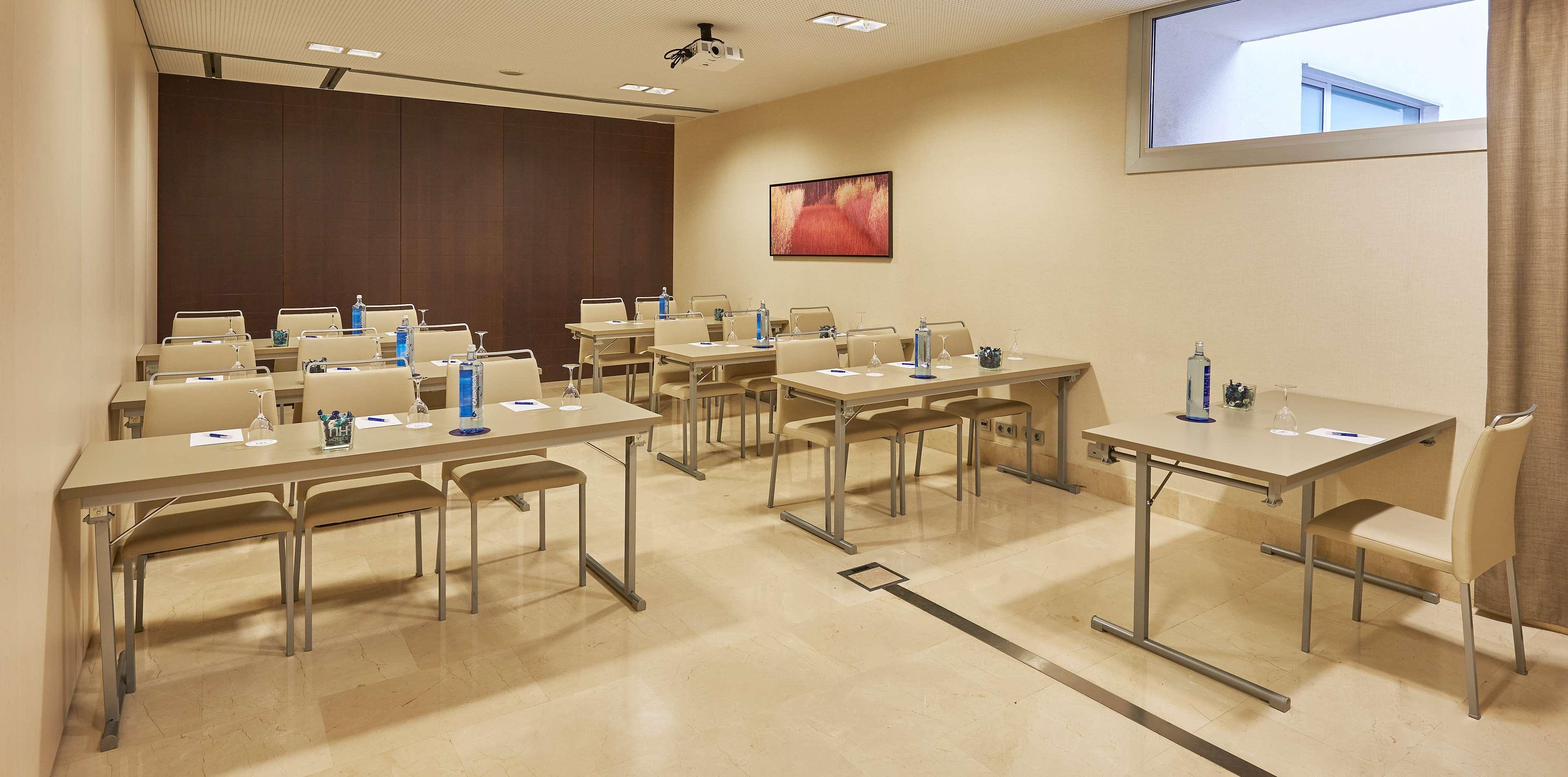 Nh Sants Hotel 4*